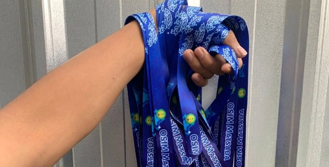 Tali Lanyard Surabaya: Vendor Spesialis Lanyard ID Card Kilat & Premium